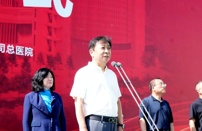 李君